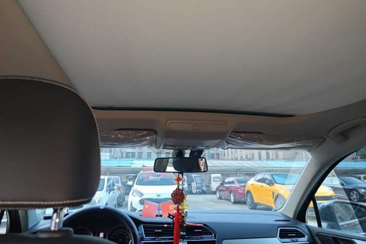 Used Volkswagen Tiguan L 2019 330TSI Automatic Two-Wheel Drive Panoramic Comfort Edition China VI Standard Headliner