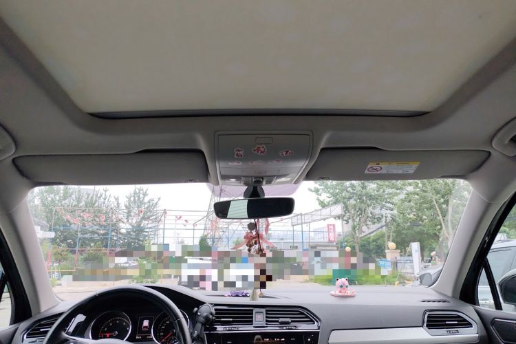 Used Volkswagen Tiguan L 2019 Revised 330TSI Automatic Two-Wheel Drive Smart & Luxury Edition China VI Standard Headliner
