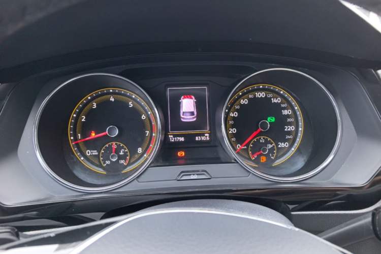 Used Volkswagen Tiguan L 2019 Updated Version 330TSI Automatic Two-Wheel Drive Panoramic Comfort Edition China VI Standard Instrument Cluster