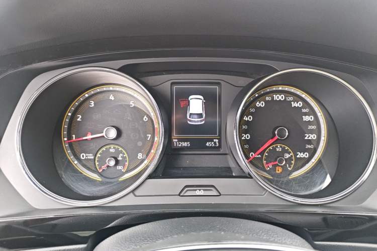 Used Volkswagen Tiguan L 2019 380TSI Automatic All-Wheel Drive Luxury Edition with 7 Seats China VI Standard Instrument Cluster