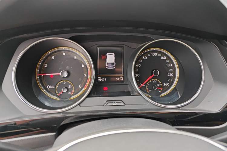 Used Volkswagen Tiguan L 2019 Updated Version 330TSI Automatic Two-Wheel Drive Panoramic Comfort Edition China VI Standard Instrument Cluster