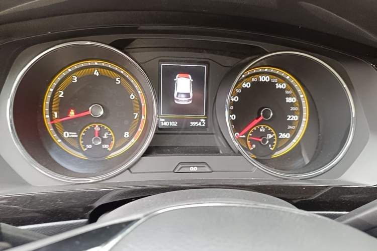 Used Volkswagen Tiguan L 2019 Revised Version 280TSI Automatic Two-Wheel Drive Panoramic Comfort Edition China VI Standard Instrument Cluster