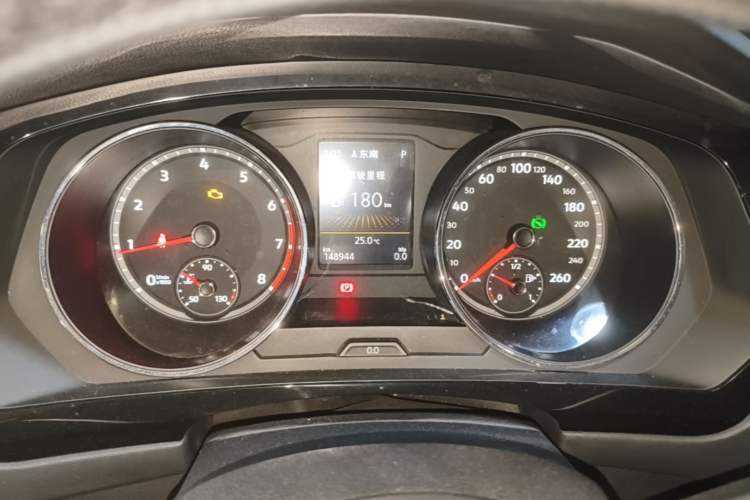 Used Volkswagen Tiguan L 2019 330TSI Automatic Two-Wheel Drive Panoramic Comfort Edition China VI Standard Instrument Cluster