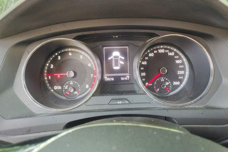 Used Volkswagen Tiguan L 2019 330TSI Automatic Two-Wheel Drive Luxury Edition China VI Standard Instrument Cluster