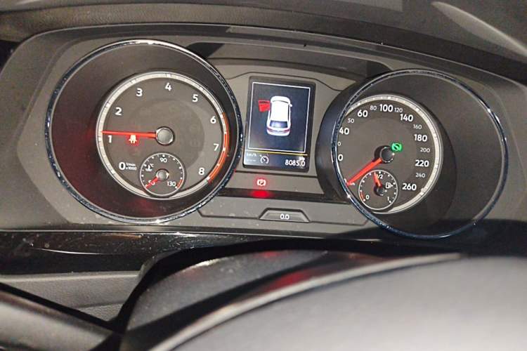 Used Volkswagen Tiguan L 2019 330TSI Automatic Two-Wheel Drive Panoramic Comfort Edition China VI Standard Instrument Cluster