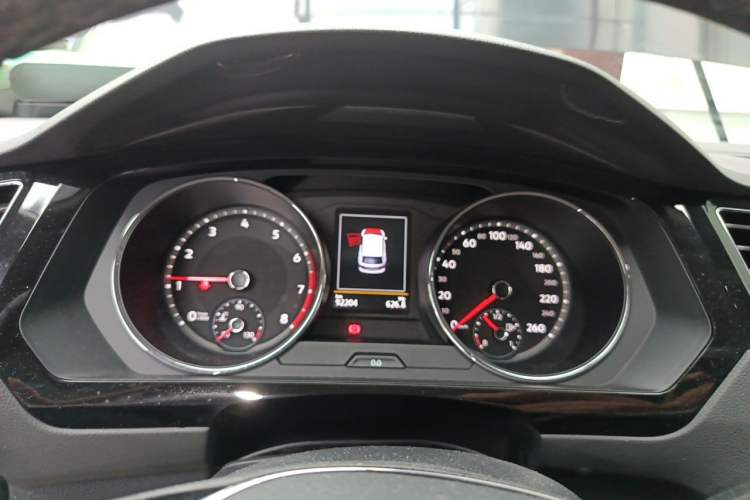 Used Volkswagen Tiguan L 2019 330TSI Automatic Two-Wheel Drive Panoramic Comfort Edition China V Standard Instrument Cluster