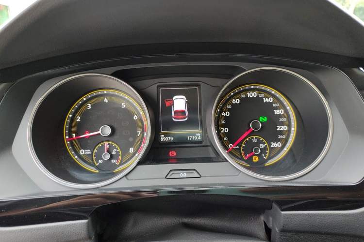 Used Volkswagen Tiguan L 2019 Revised 330TSI Automatic Two-Wheel Drive Smart & Luxury Edition China VI Standard Instrument Cluster