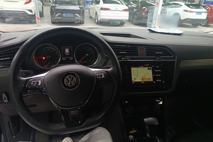 Used Volkswagen Tiguan L 2019 Revised 330TSI Automatic Two-Wheel Drive Smart & Luxury Edition China VI Standard Interior 2