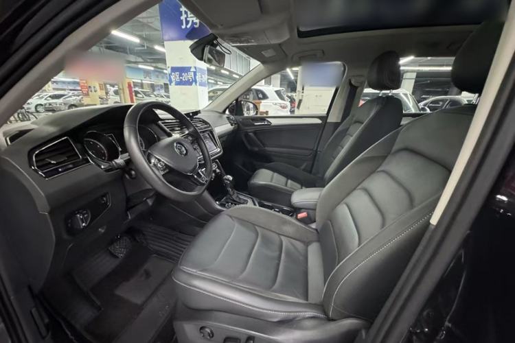 Used Volkswagen Tiguan L 2019 330TSI Automatic Two-Wheel Drive Panoramic Comfort Edition China V Standard Interior 2