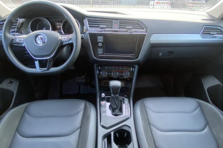 Used Volkswagen Tiguan L 2019 330TSI Automatic Two-Wheel Drive Smart Luxury Version China V Emission Standard Interior 3