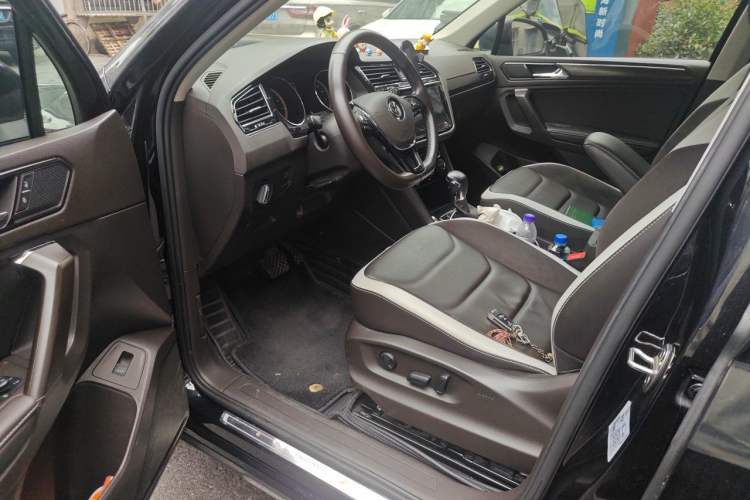 Used Volkswagen Tiguan L 2019 330TSI Automatic Two-Wheel Drive Smart Luxury Version China VI Standard Interior 3