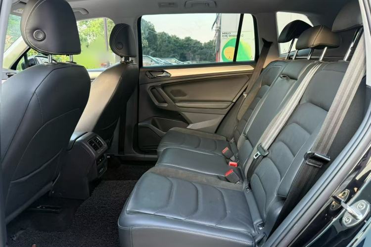 Used Volkswagen Tiguan L 2019 330TSI Automatic Two-Wheel Drive Smart Luxury Version China VI Standard Interior 3