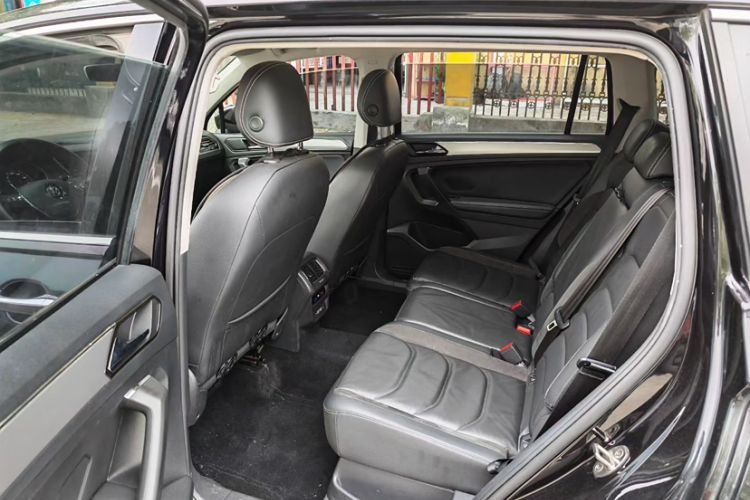 Used Volkswagen Tiguan L 2019 330TSI Automatic Two-Wheel Drive Smart Luxury Version China V Emission Standard Interior 4