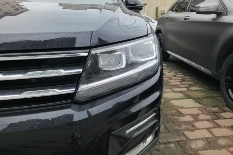 Used Volkswagen Tiguan L 2019 Updated Version 330TSI Automatic Two-Wheel Drive Panoramic Comfort Edition China VI Standard Left Front Headlight