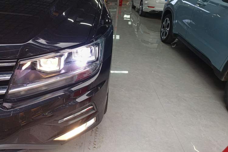 Used Volkswagen Tiguan L 2019 Revised 330TSI Automatic Two-Wheel Drive Smart & Luxury Edition China VI Standard Left Front Headlight