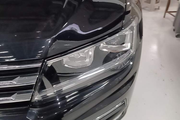 Used Volkswagen Tiguan L 2019 Updated Version 330TSI Automatic Two-Wheel Drive Panoramic Comfort Edition China VI Standard Left Front Headlight