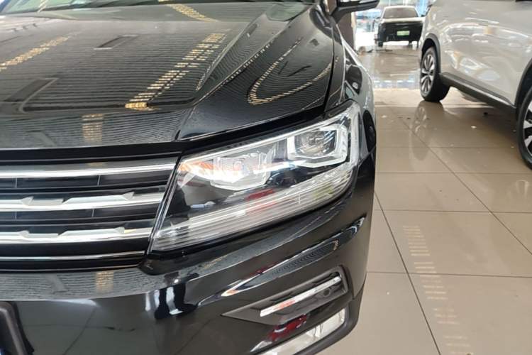 Used Volkswagen Tiguan L 2019 330TSI Automatic Two-Wheel Drive Smart Luxury Version China V Emission Standard Left Front Headlight