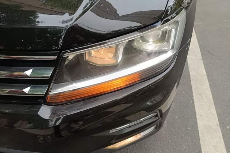 Used Volkswagen Tiguan L 2019 Revised Version 280TSI Automatic Two-Wheel Drive Panoramic Comfort Edition China VI Standard Left Front Headlight