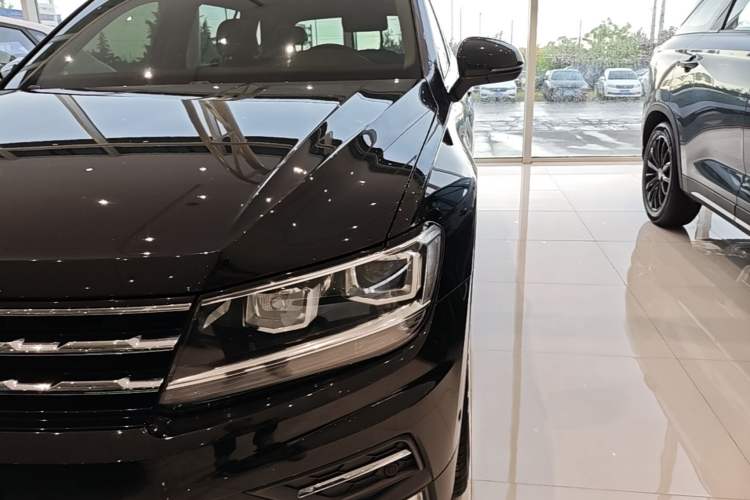 Used Volkswagen Tiguan L 2019 Revised 330TSI Automatic Two-Wheel Drive Smart & Luxury Edition China VI Standard Left Front Headlight