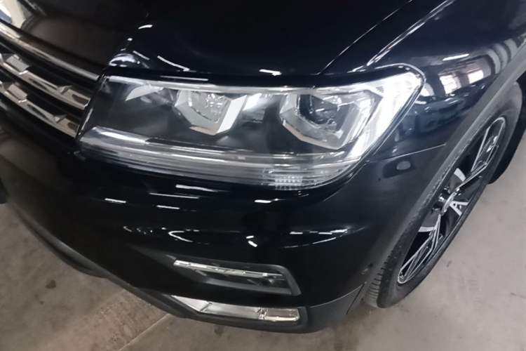 Used Volkswagen Tiguan L 2019 Revised 330TSI Automatic Two-Wheel Drive Smart & Luxury Edition China VI Standard Left Front Headlight