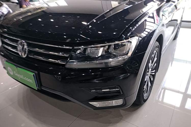 Used Volkswagen Tiguan L 2019 Updated Version 330TSI Automatic Two-Wheel Drive Panoramic Comfort Edition China VI Standard Left Front Headlight