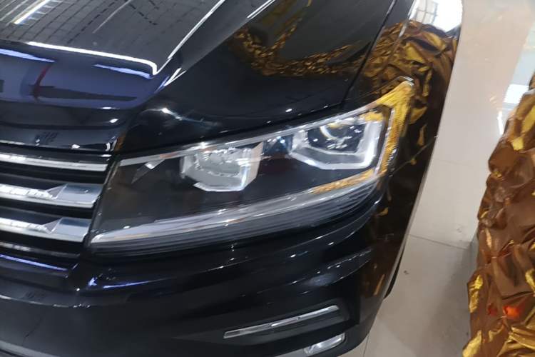 Used Volkswagen Tiguan L 2019 330TSI Automatic Two-Wheel Drive Panoramic Comfort Edition China VI Standard Left Front Headlight