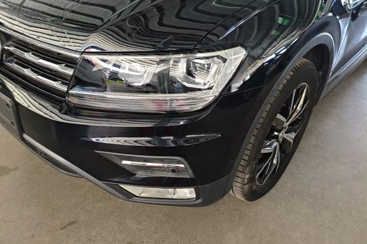 Used Volkswagen Tiguan L 2019 330TSI Automatic Two-Wheel Drive Smart Luxury Version China V Emission Standard Left Front Headlight