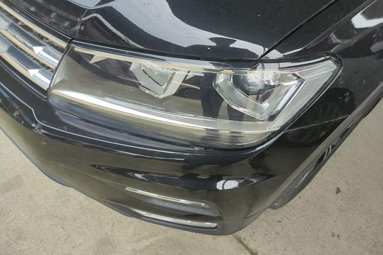 Used Volkswagen Tiguan L 2019 Updated Version 330TSI Automatic Two-Wheel Drive Panoramic Comfort Edition China VI Standard Left Front Headlight