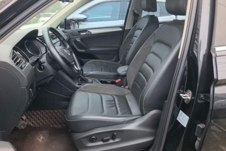 Used Volkswagen Tiguan L 2019 Updated Version 330TSI Automatic Two-Wheel Drive Panoramic Comfort Edition China VI Standard Left Front Seat