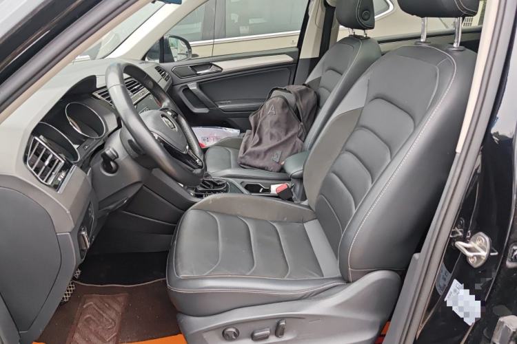 Used Volkswagen Tiguan L 2019 Updated Version 330TSI Automatic Two-Wheel Drive Panoramic Comfort Edition China VI Standard Left Front Seat