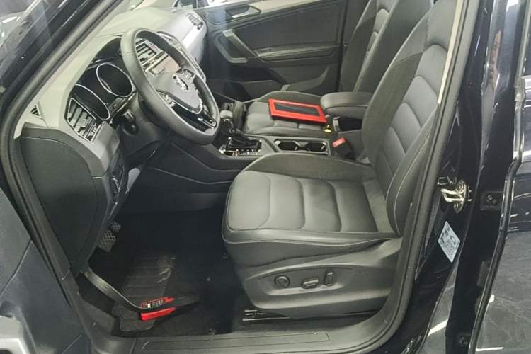 Used Volkswagen Tiguan L 2019 330TSI Automatic Two-Wheel Drive Smart Luxury Version China V Emission Standard Left Front Seat