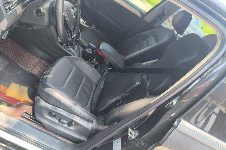 Used Volkswagen Tiguan L 2019 Updated Version 330TSI Automatic Two-Wheel Drive Panoramic Comfort Edition China VI Standard Left Front Seat
