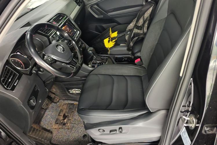 Used Volkswagen Tiguan L 2019 Revised 330TSI Automatic Two-Wheel Drive Smart & Luxury Edition China VI Standard Left Front Seat
