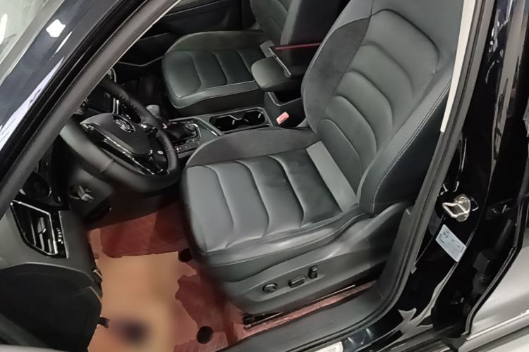 Used Volkswagen Tiguan L 2019 Updated Version 330TSI Automatic Two-Wheel Drive Panoramic Comfort Edition China VI Standard Left Front Seat