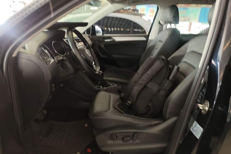 Used Volkswagen Tiguan L 2019 330TSI Automatic Two-Wheel Drive Smart Luxury Version China V Emission Standard Left Front Seat