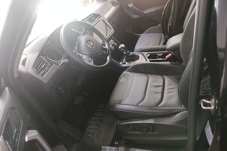 Used Volkswagen Tiguan L 2019 Updated Version 330TSI Automatic Two-Wheel Drive Panoramic Comfort Edition China VI Standard Left Front Seat