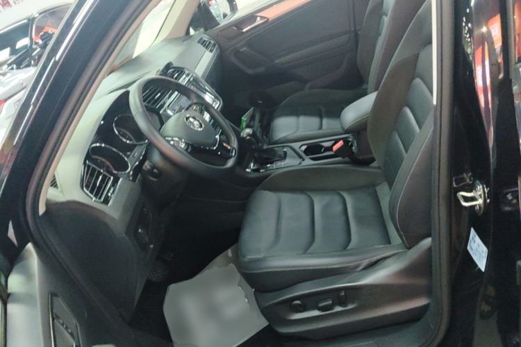 Used Volkswagen Tiguan L 2019 330TSI Automatic Two-Wheel Drive Smart Luxury Version China VI Standard Left Front Seat