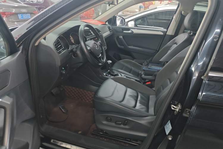 Used Volkswagen Tiguan L 2019 330TSI Automatic Two-Wheel Drive Panoramic Comfort Edition China VI Standard Left Front Seat