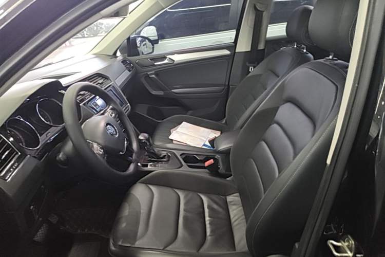 Used Volkswagen Tiguan L 2019 330TSI Automatic Two-Wheel Drive Panoramic Comfort Edition China V Standard Left Front Seat