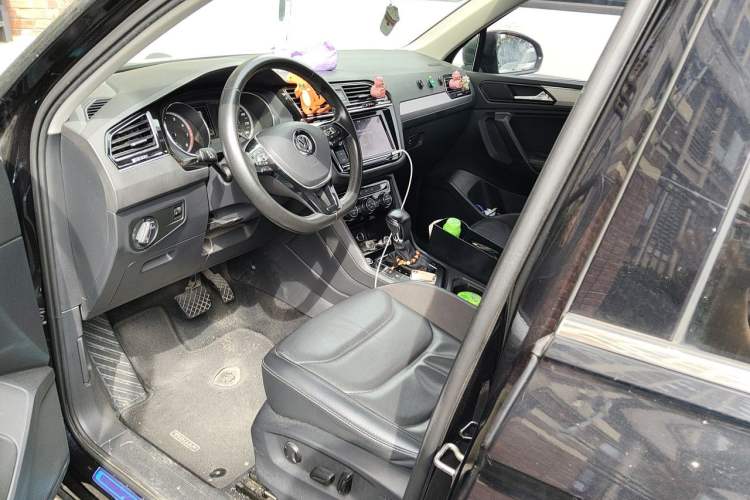 Used Volkswagen Tiguan L 2019 330TSI Automatic Two-Wheel Drive Panoramic Comfort Edition China V Standard Left Front Seat