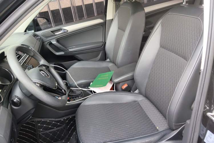 Used Volkswagen Tiguan L 2019 330TSI Automatic Two-Wheel Drive Luxury Edition China VI Standard Left Front Seat