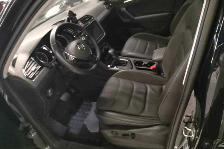 Used Volkswagen Tiguan L 2019 330TSI Automatic Two-Wheel Drive Smart Luxury Version China VI Standard Left Front Seat