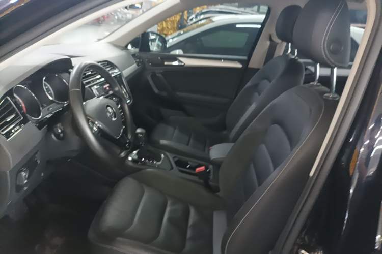 Used Volkswagen Tiguan L 2019 330TSI Automatic Two-Wheel Drive Panoramic Comfort Edition China VI Standard Left Front Seat