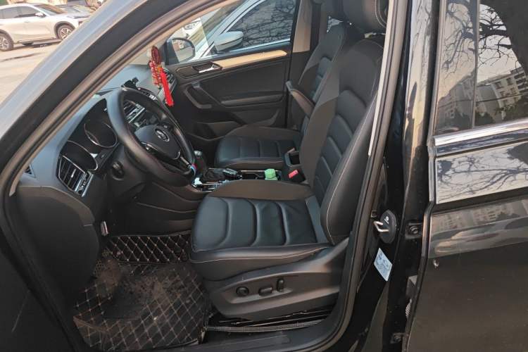 Used Volkswagen Tiguan L 2019 330TSI Automatic Two-Wheel Drive Panoramic Comfort Edition China VI Standard Left Front Seat