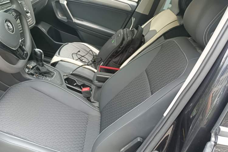 Used Volkswagen Tiguan L 2019 330TSI Automatic Two-Wheel Drive Luxury Edition China VI Standard Left Front Seat