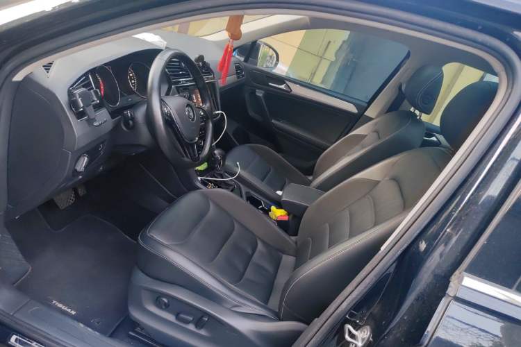 Used Volkswagen Tiguan L 2019 330TSI Automatic Two-Wheel Drive Smart Luxury Version China V Emission Standard Left Front Seat