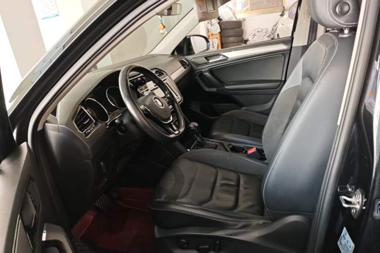 Used Volkswagen Tiguan L 2019 330TSI Automatic Two-Wheel Drive Smart Luxury Version China V Emission Standard Left Front Seat