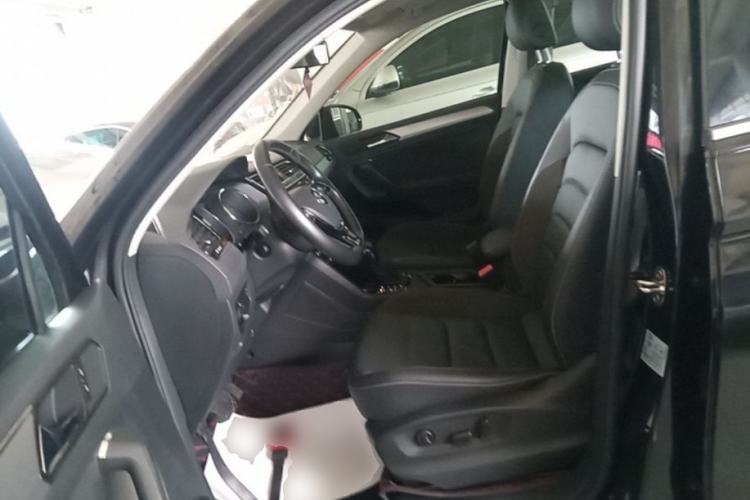 Used Volkswagen Tiguan L 2019 Updated Version 330TSI Automatic Two-Wheel Drive Panoramic Comfort Edition China VI Standard Left Front Seat