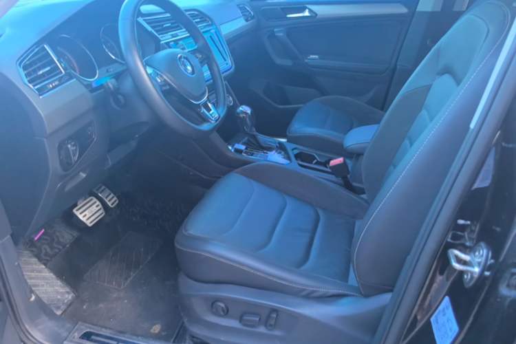 Used Volkswagen Tiguan L 2019 330TSI Automatic Two-Wheel Drive Panoramic Comfort Edition China VI Standard Left Front Seat