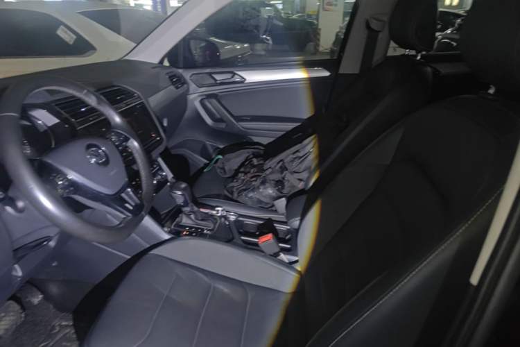 Used Volkswagen Tiguan L 2019 330TSI Automatic Two-Wheel Drive Smart Luxury Version China VI Standard Left Front Seat